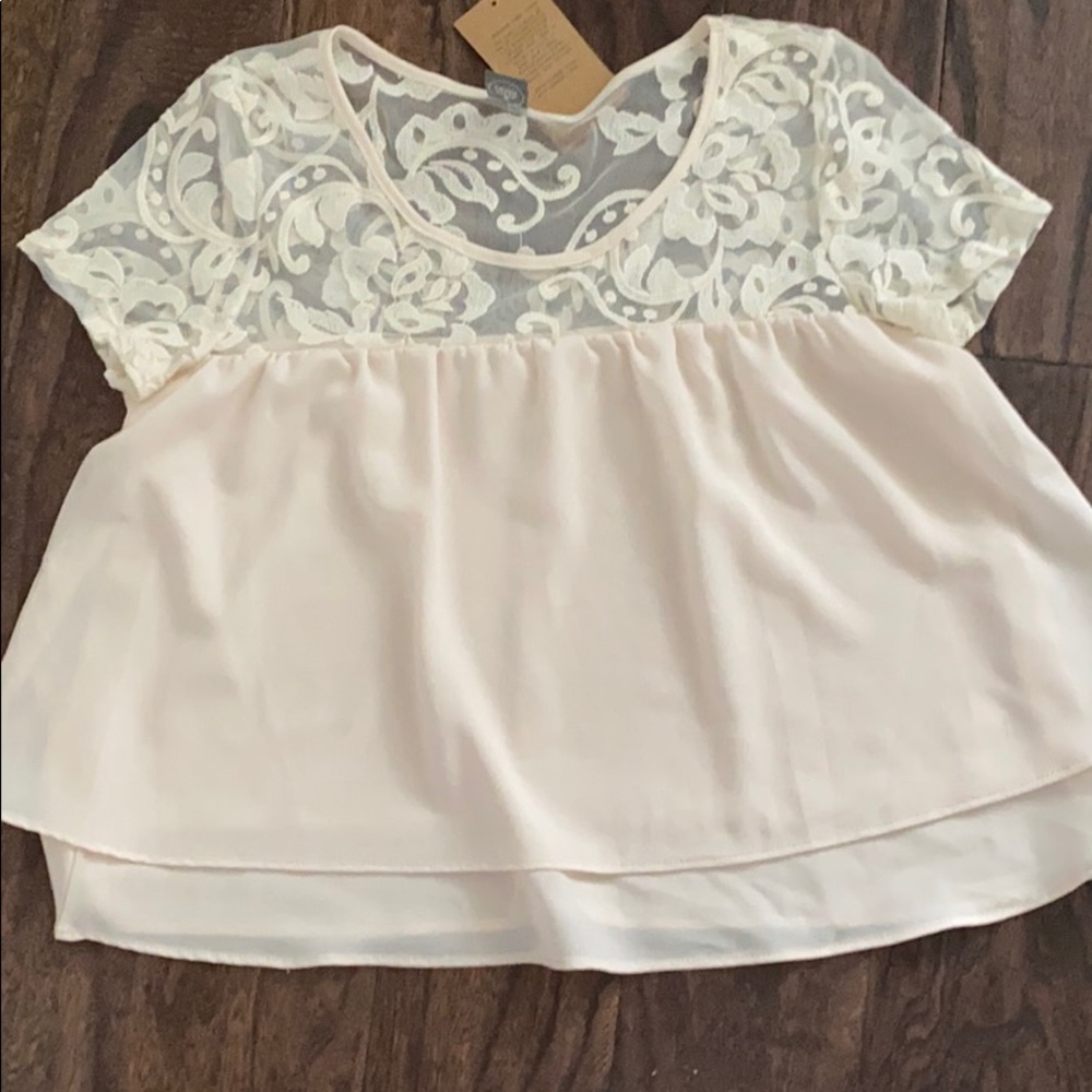 NWT Paper Crane cream top